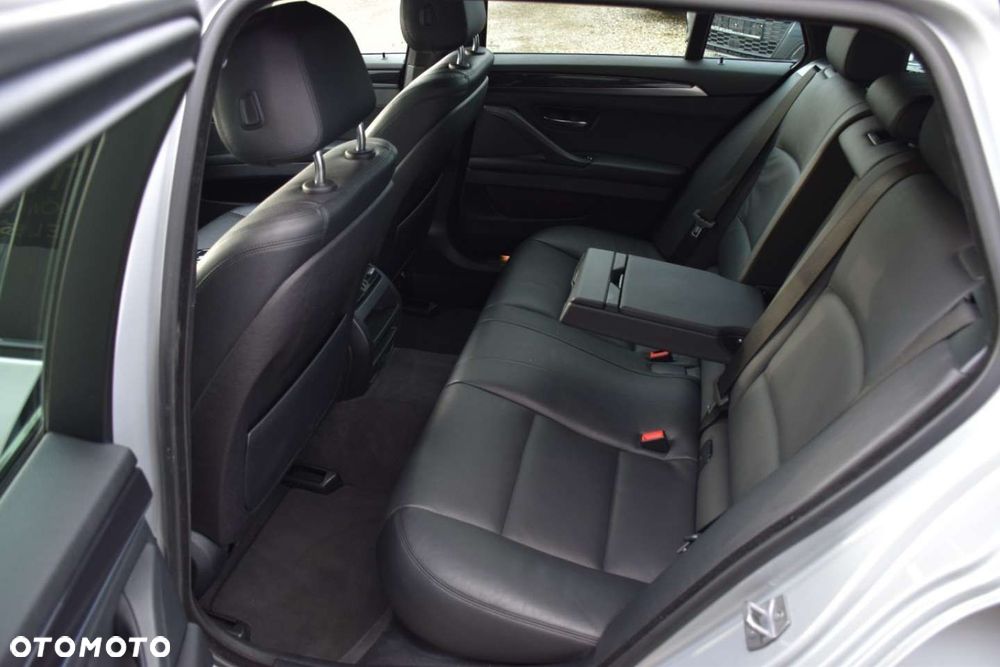 BMW Seria 5 520d xDrive - 10