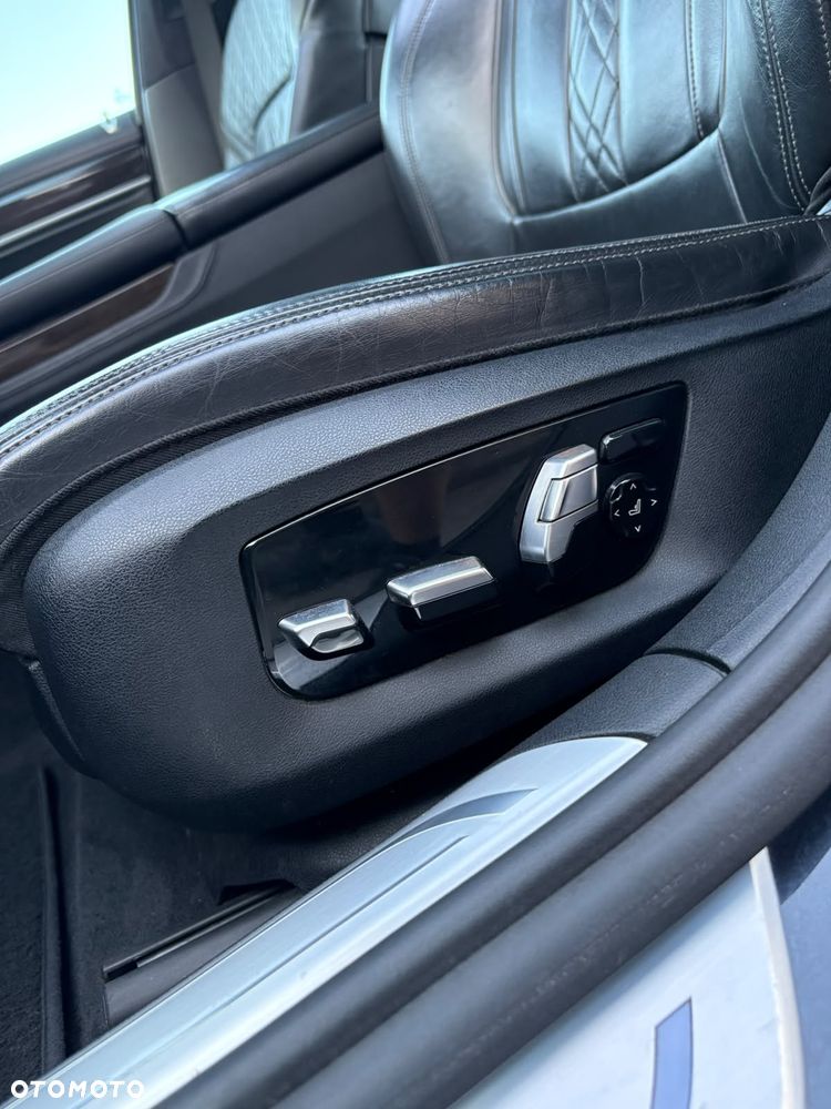BMW Seria 7 740e iPerformance - 21