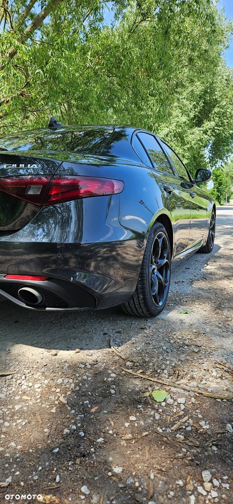 Alfa Romeo Giulia 2.0 Turbo 16V AT8-Q4 Ti - 11