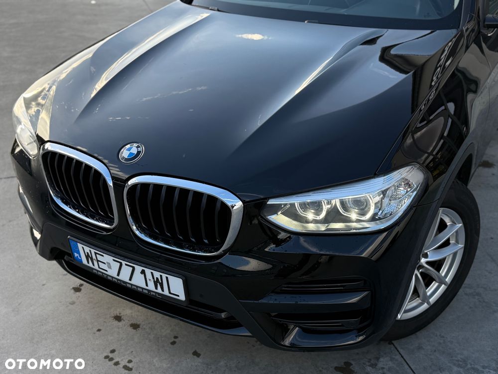 BMW X3 xDrive20i Advantage - 4