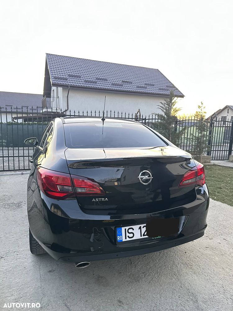 Opel Astra 1.4 Turbo ECOTEC Enjoy - 2