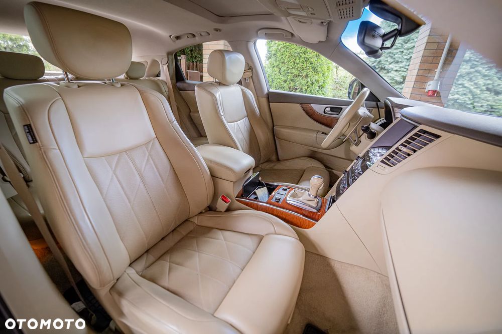 Infiniti QX70 3.0d S - 23