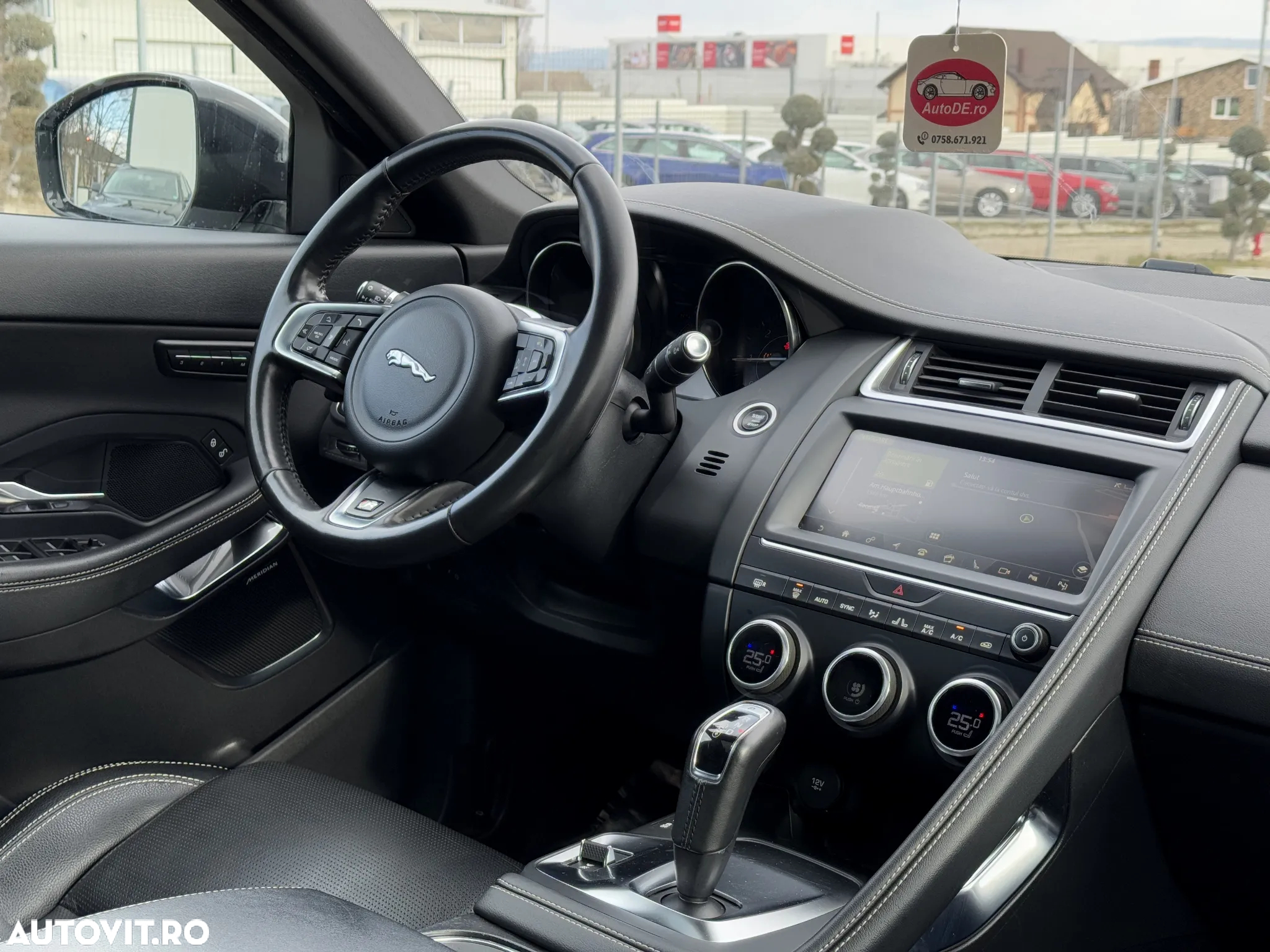 Jaguar E-Pace D240 AWD R-Dynamic SE - 8