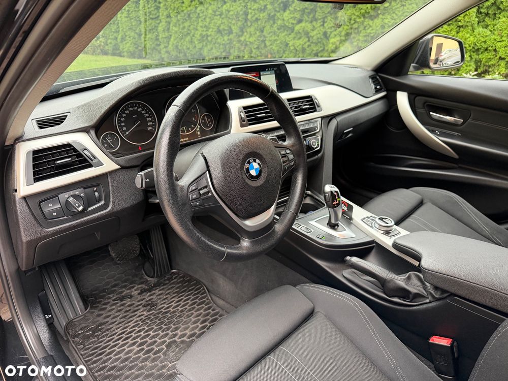 BMW Seria 3 320d Efficient Dynamic Edition Sport Line - 23