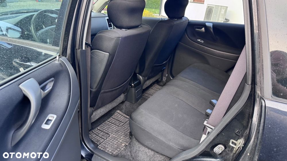 Suzuki Liana - 30