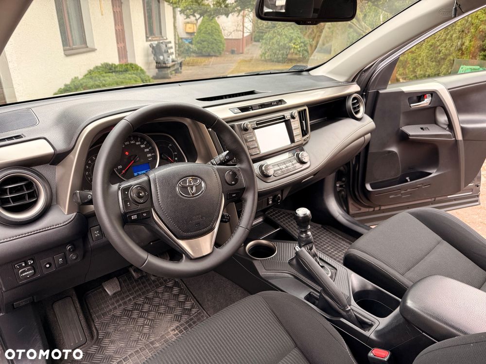 Toyota RAV4 2.0 D-4D Premium - 9