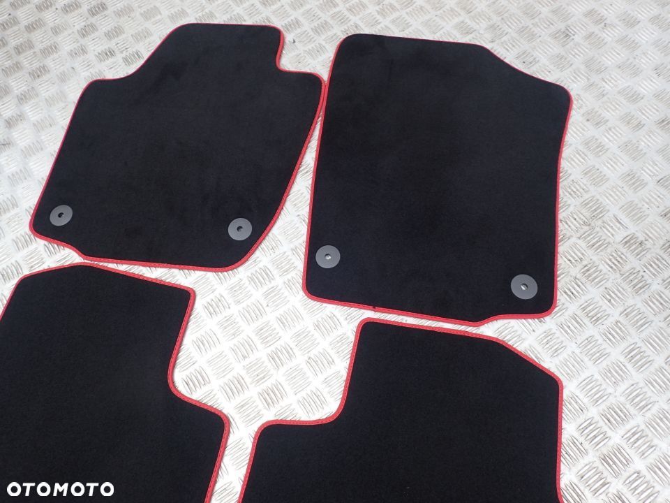 DYWANIKI SEAT TOLEDO IV 6JA863011D RADOM - 2