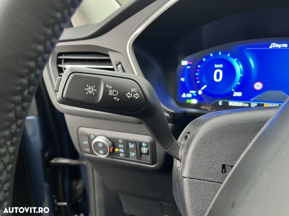 Ford Kuga - 12
