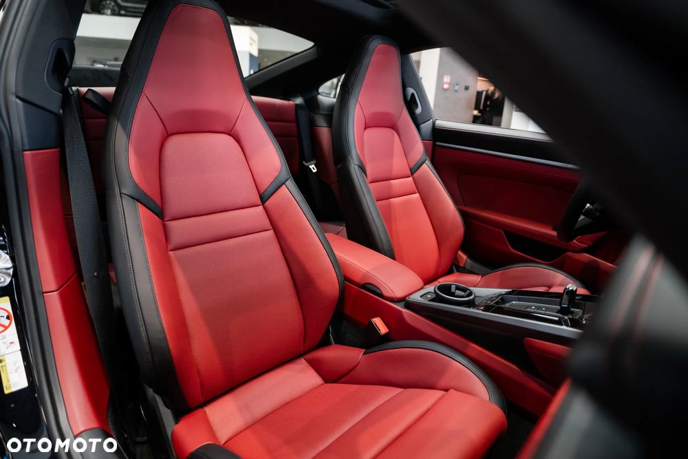 Porsche 911 Carrera - 18