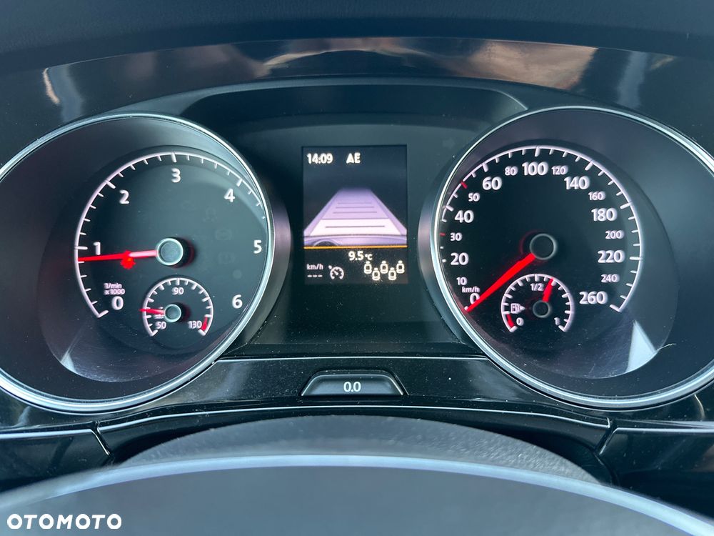 Volkswagen Touran 1.6 TDI SCR BlueMotion Technology Comfortline - 13