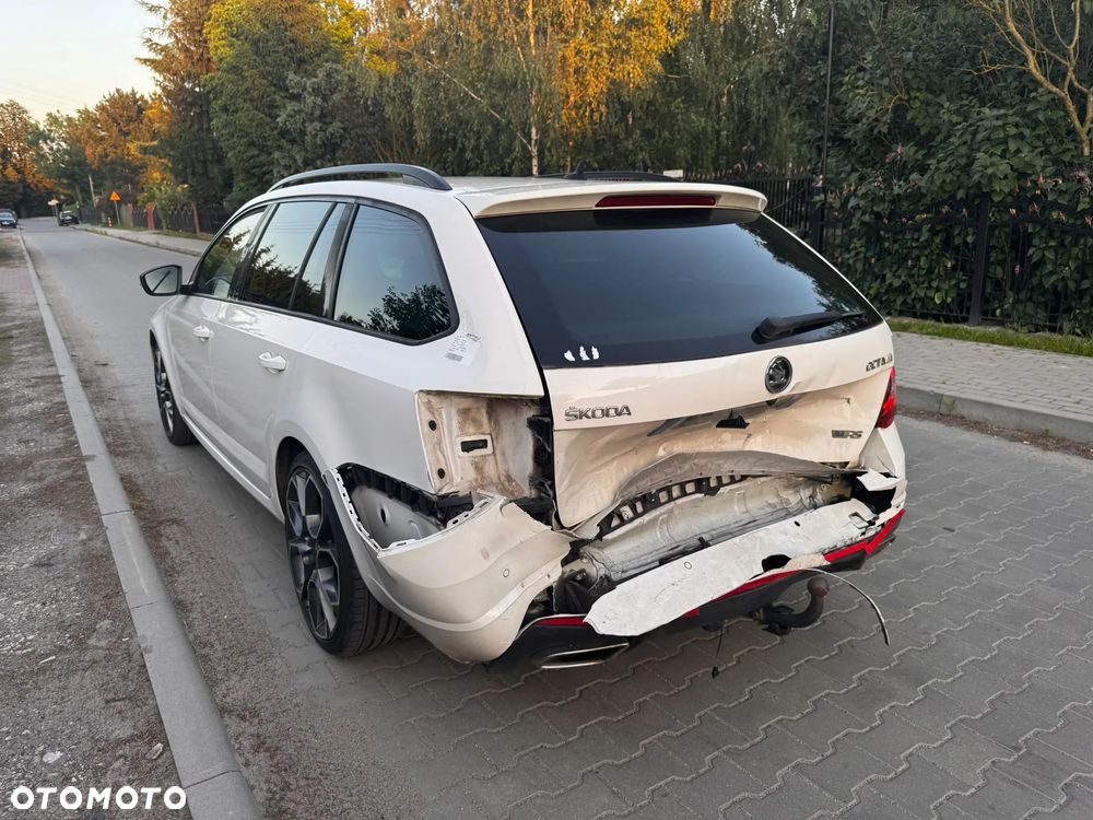 Skoda Octavia 2.0 TDI DSG RS - 6