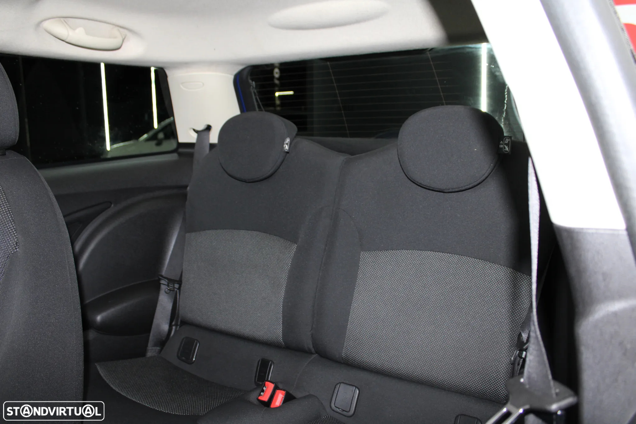 MINI 3 Portas One D - 15