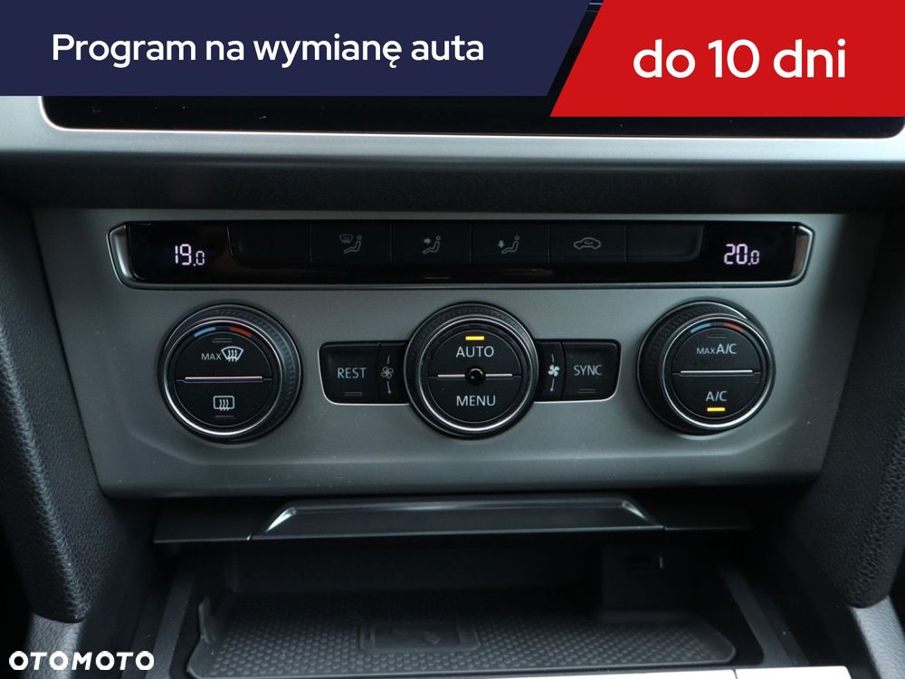 Volkswagen Passat Variant - 18