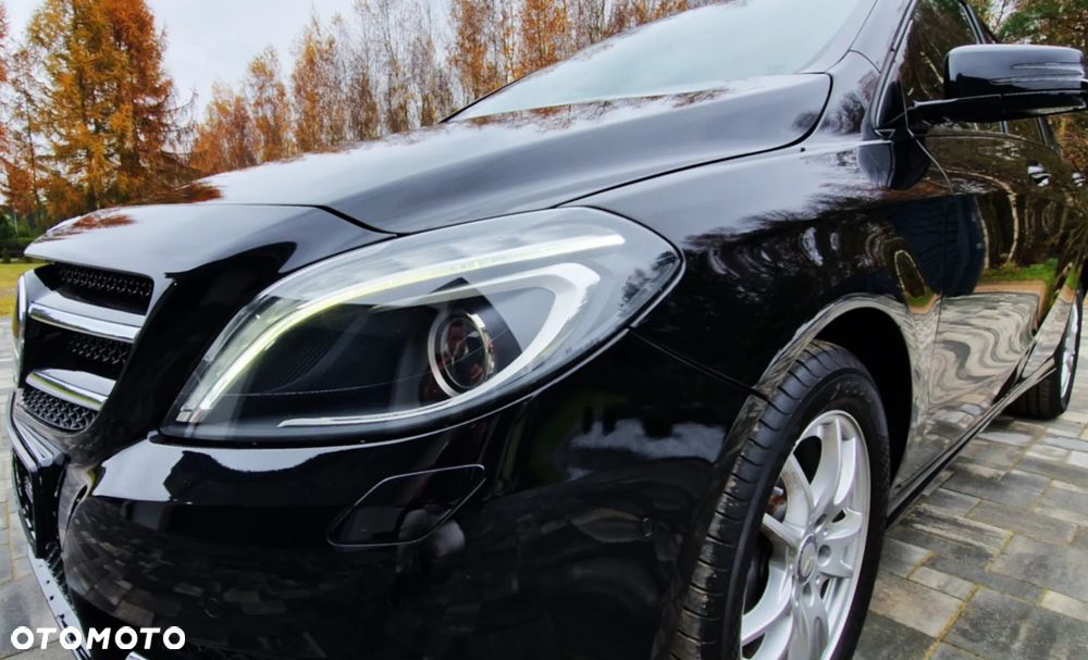 Mercedes-Benz Klasa B 180 Edition - 19