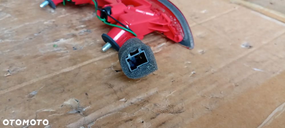 Trzecie światło stop Kia Picanto III 92700-G6100 - 7