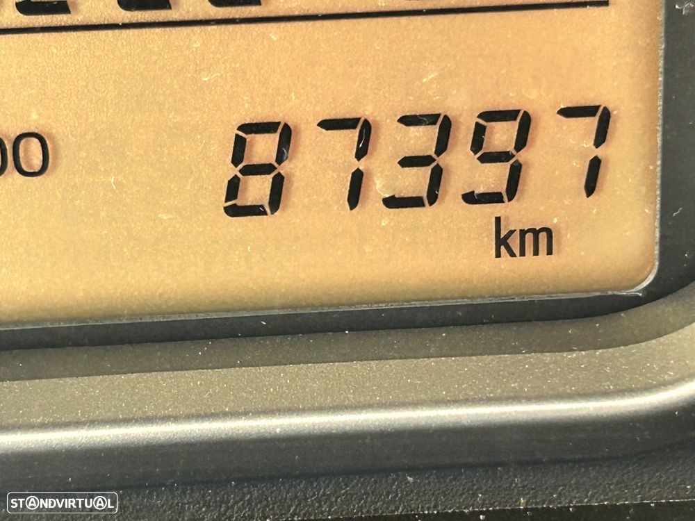 Toyota Yaris 1.0 VVT-i Comfort +PS Style +P.Techno - 4