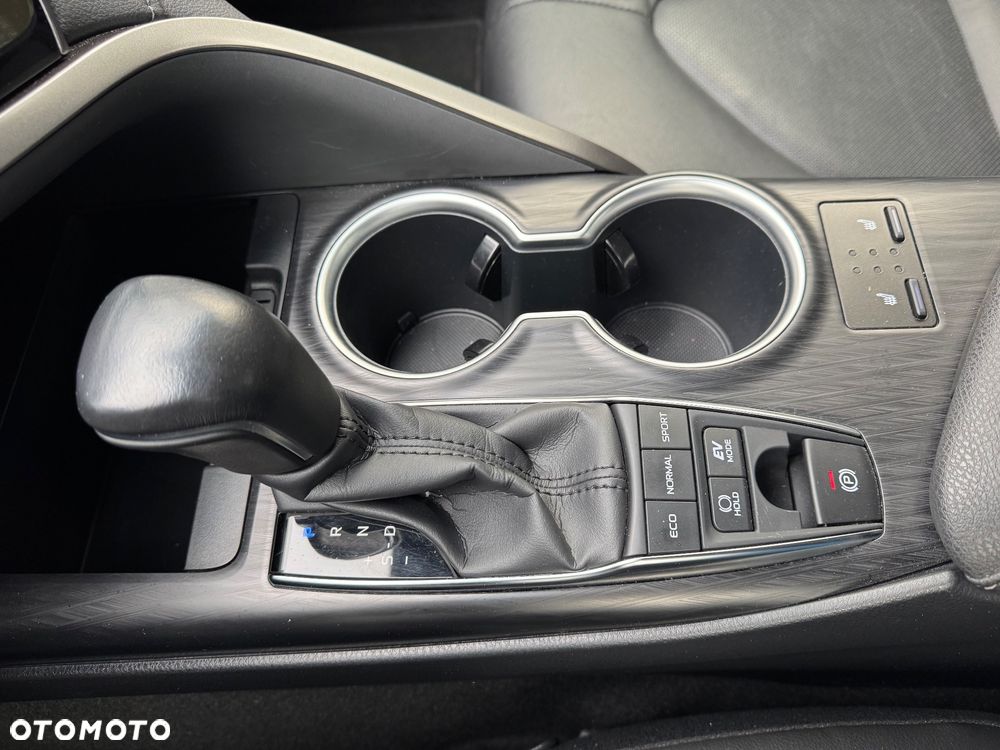 Toyota Camry 2.5 Hybrid Executive CVT - 34