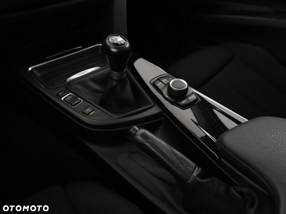BMW Seria 3 318d - 28