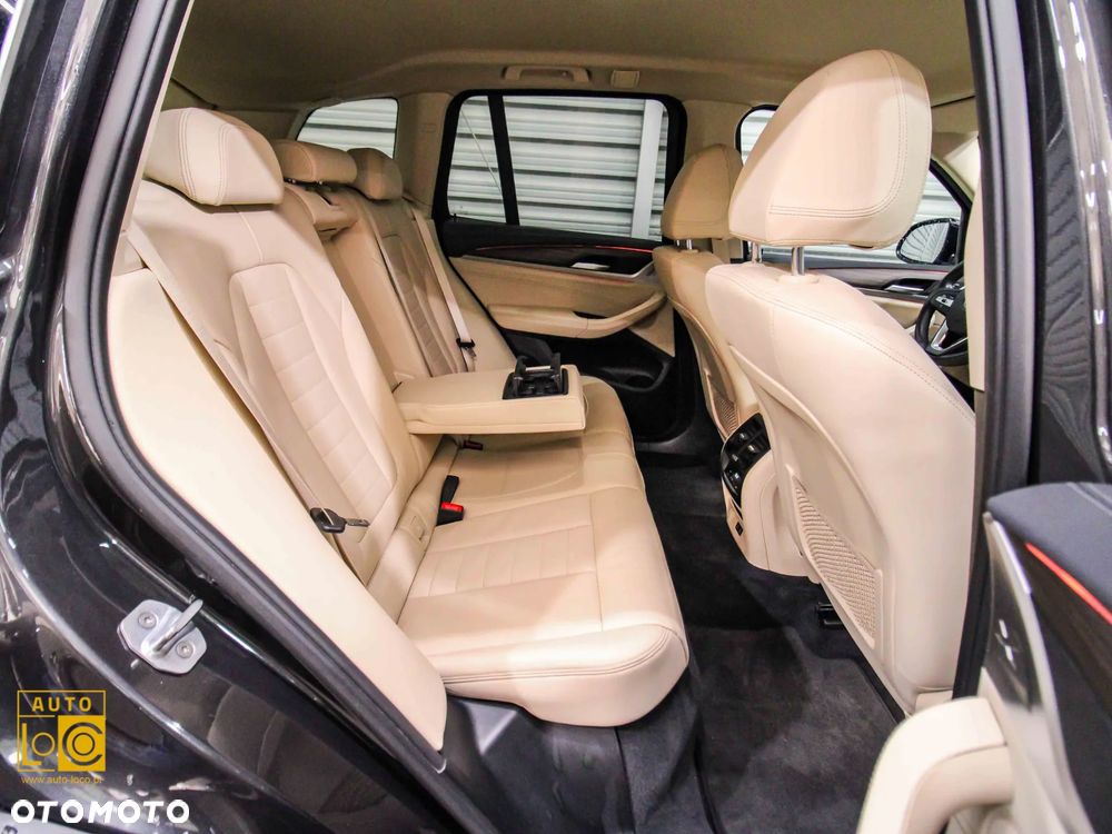 BMW X3 xDrive20i Luxury Line - 11