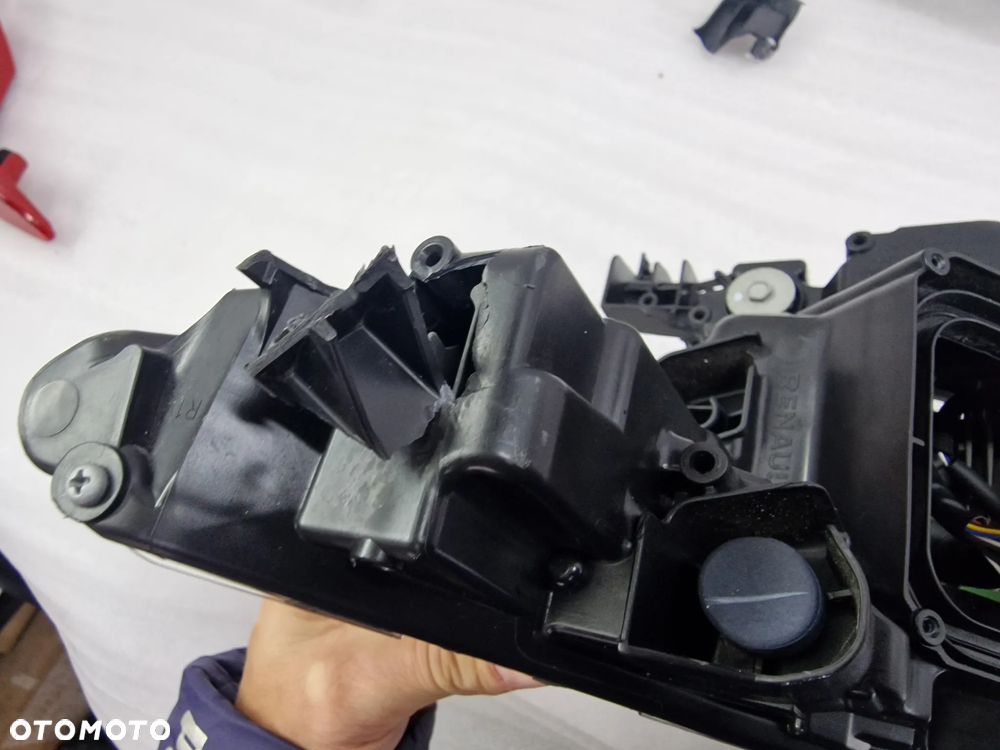 RENAULT ZOE LIFT LEWA / PRAWA LAMPA PRZEDNIA PRZÓD FULL LED PAKIET OŚMIU LAMP , NR 260100279R / 260102384R / 260609388R / 260602157R , NR AUKCJI LA742 - 8