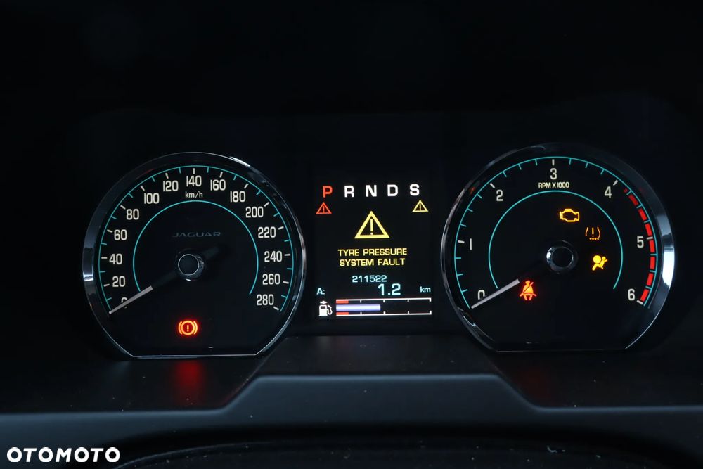 Jaguar XF 2.2 D Luxury - 13