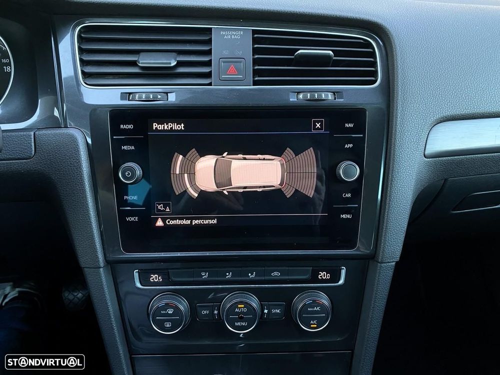 VW Golf Variant 1.6 TDi Confortline - 21