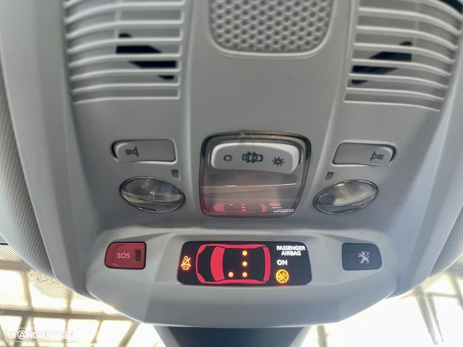 Peugeot 3008 PureTech 130 Stop & Start GPF EAT8 Active Business-Pack - 24