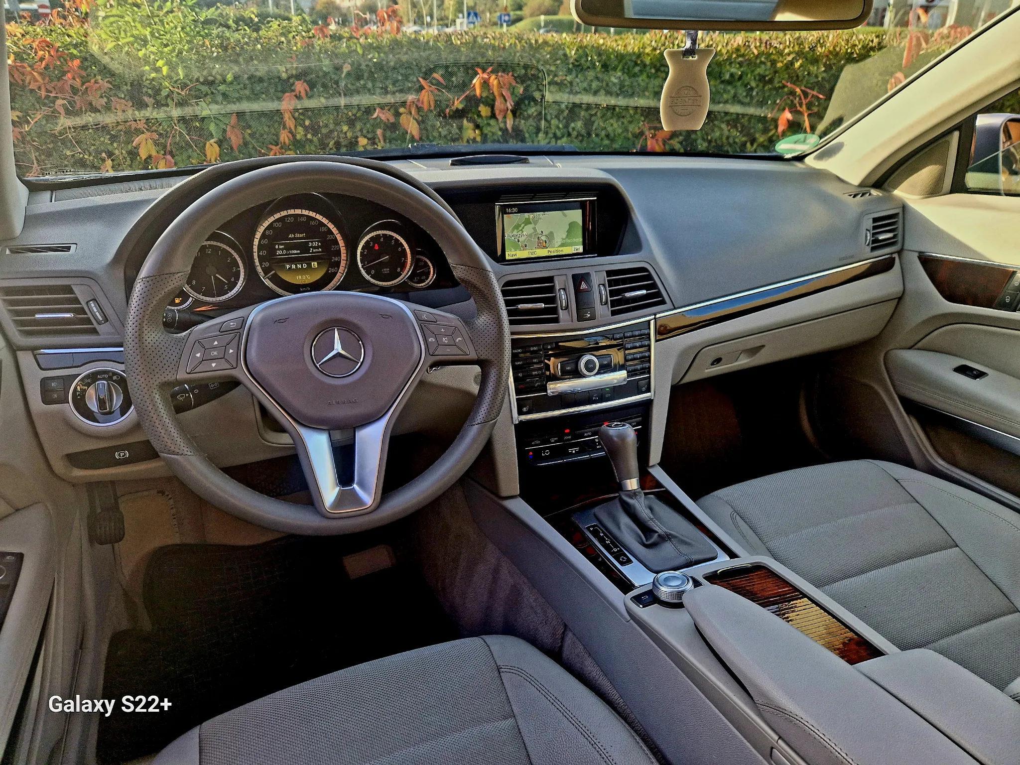 Mercedes-Benz Klasa E 200 Coupe BlueEFFICIENCY 7G-TRONIC Avantgarde - 7