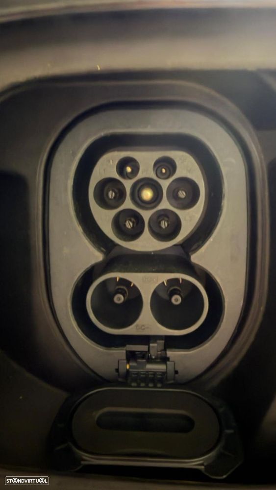 Porsche Macan Electric 4 - 25