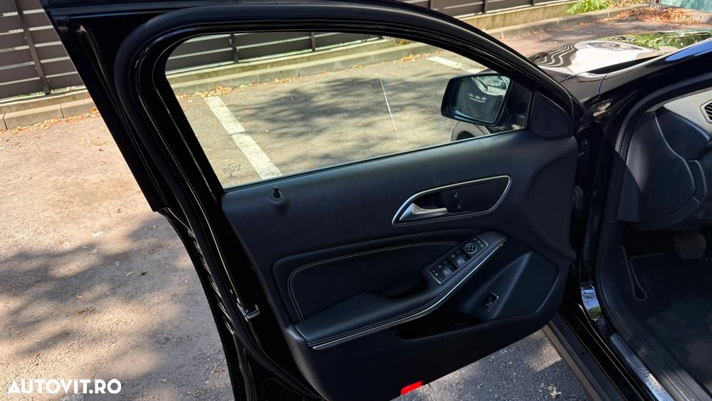 Mercedes-Benz GLA 180 7G-DCT StreetStyle - 9