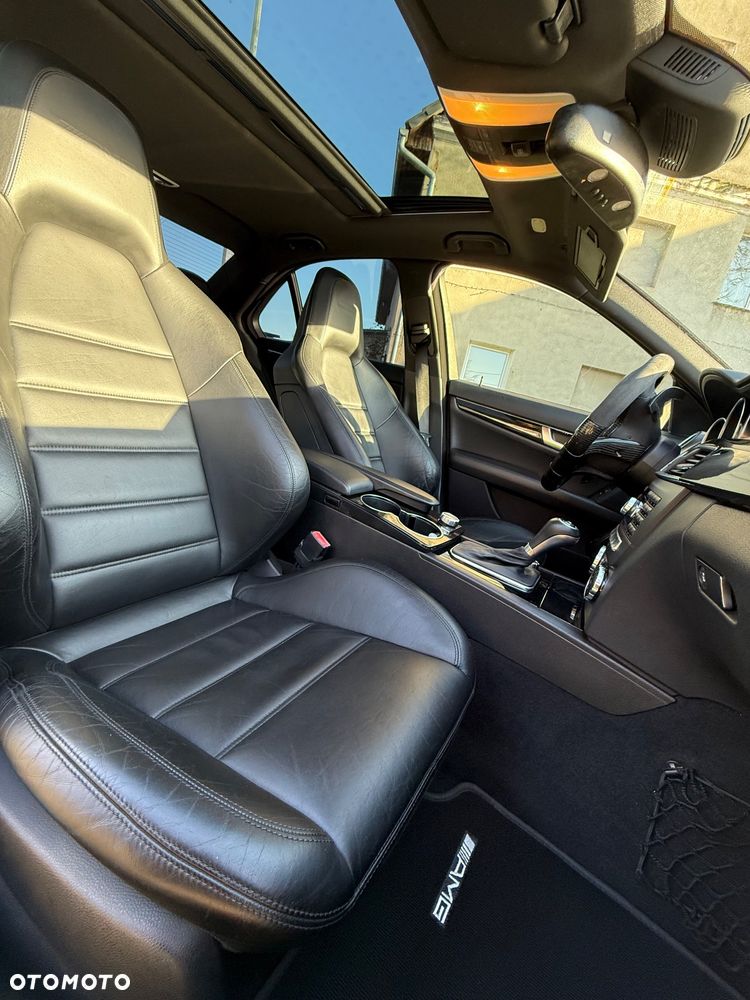 Mercedes-Benz Klasa C 63 AMG 7G-TRONIC SPORT EDITION - 23