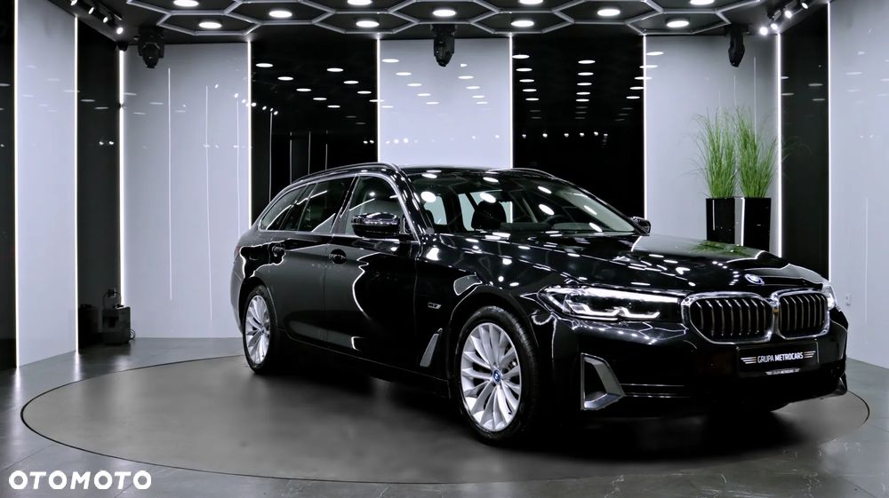 BMW Seria 5 530e xDrive PHEV - 13