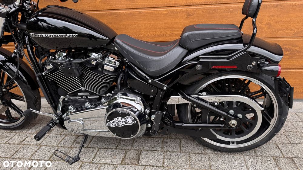 Harley-Davidson Softail Breakout - 5