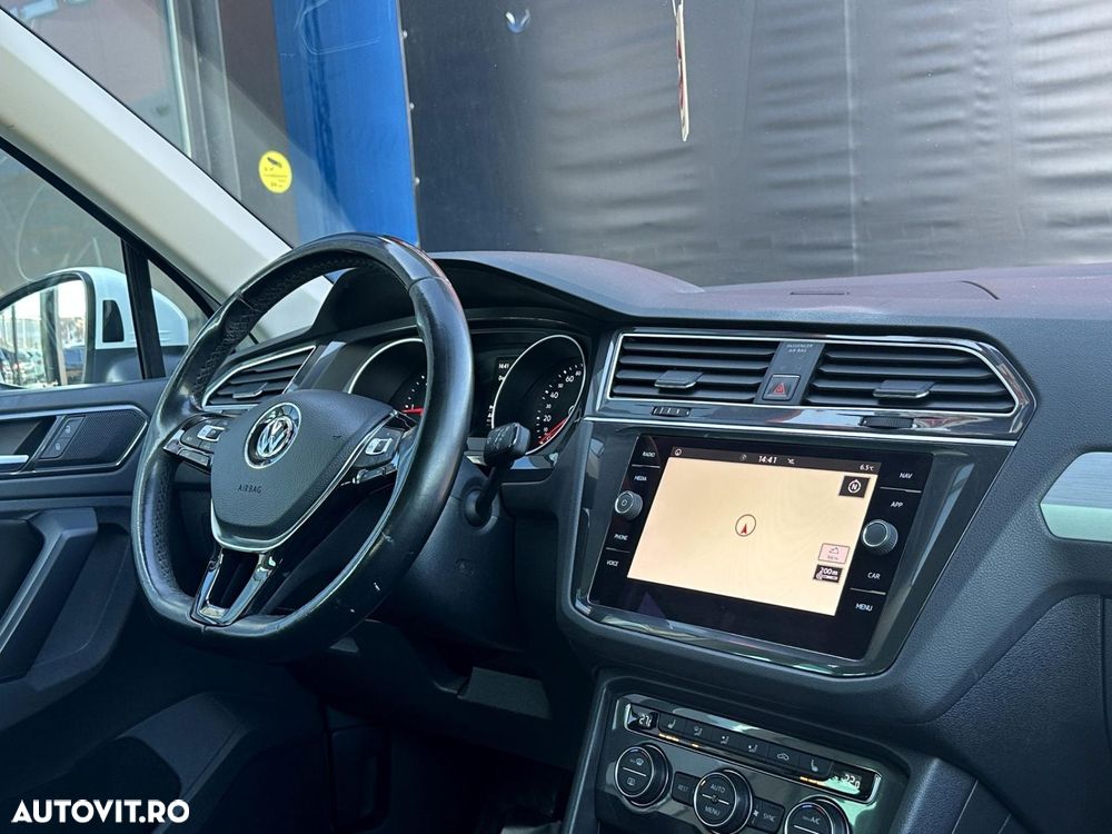 Volkswagen Tiguan - 9