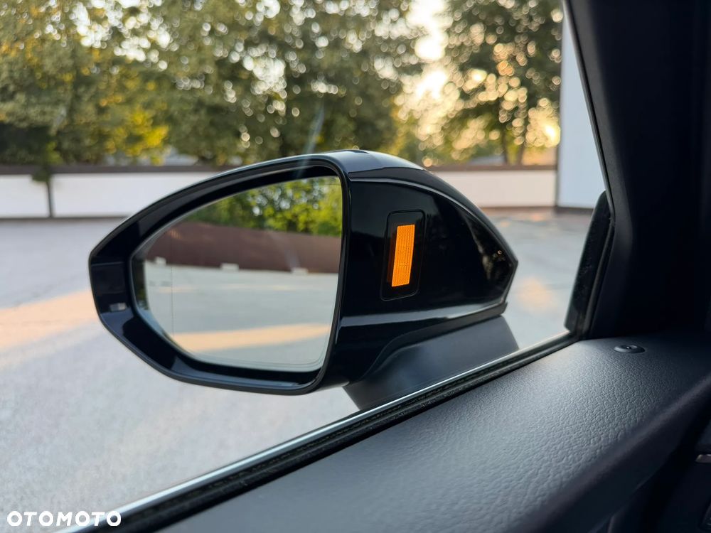 Audi A6 Avant 40 TDI quattro S tronic S line - 27