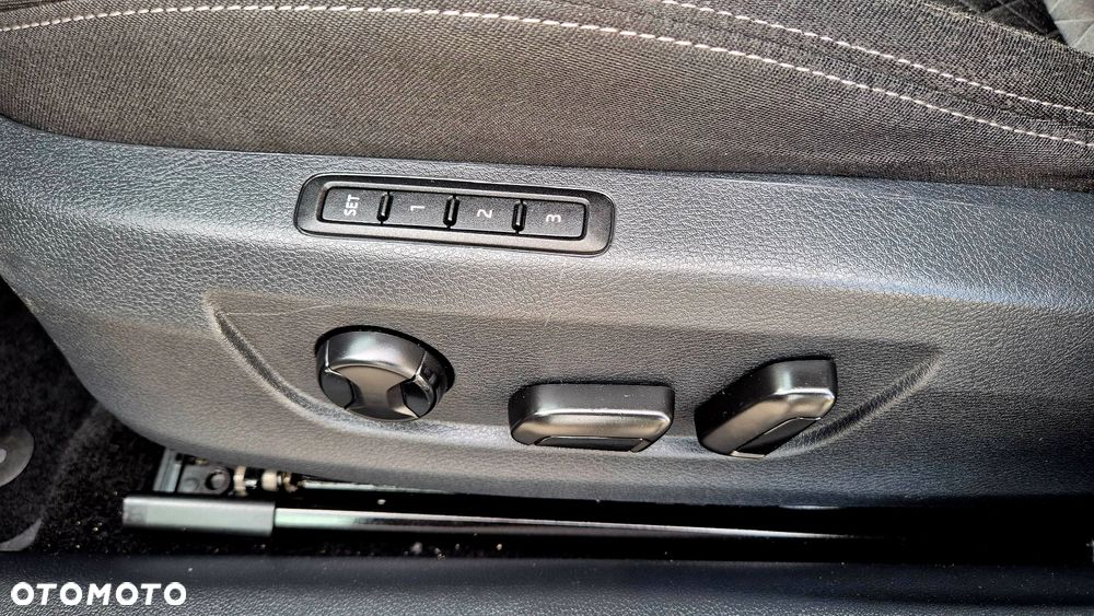 Skoda Superb 2.0 TDI DSG Sportline - 22