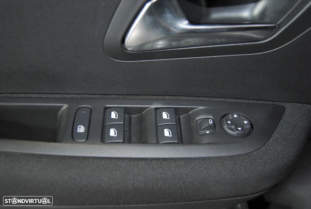 Peugeot 208 1.2 PureTech Active Pack - 16