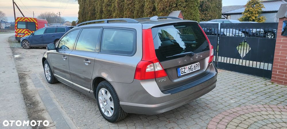 Volvo V70 2.4D Momentum - 14