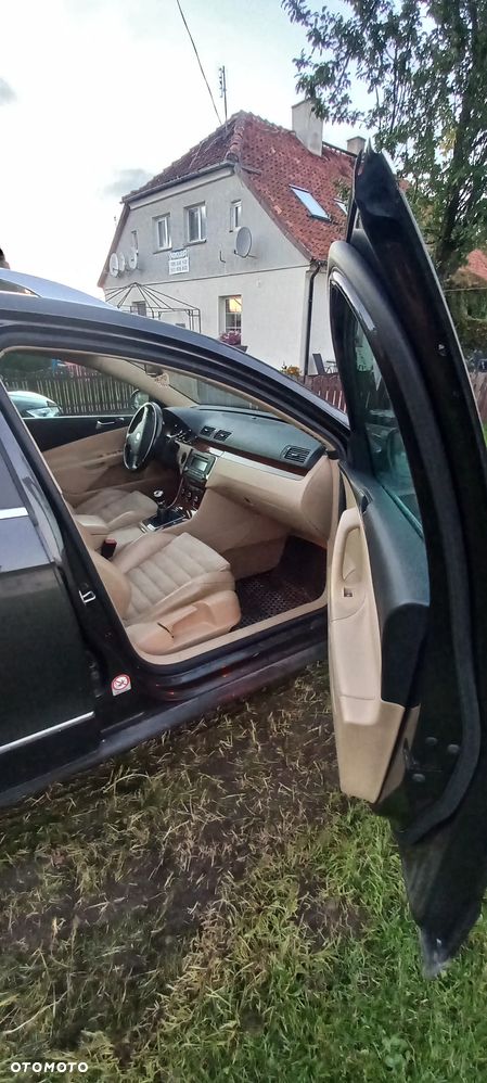 Volkswagen Passat - 4