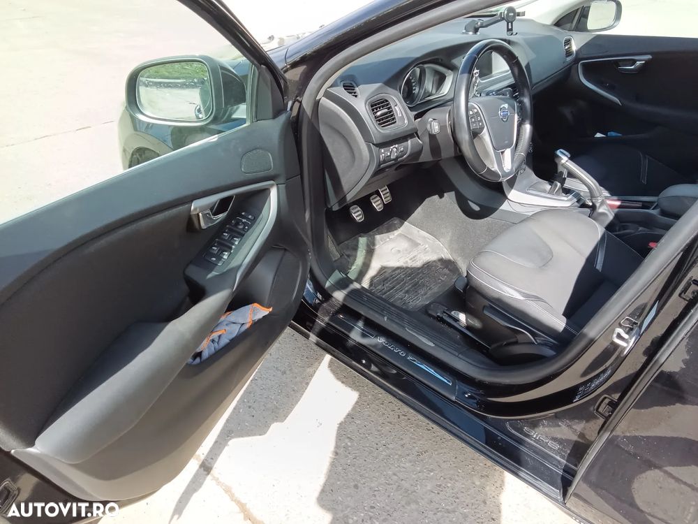 Volvo V40 D3 Momentum - 8