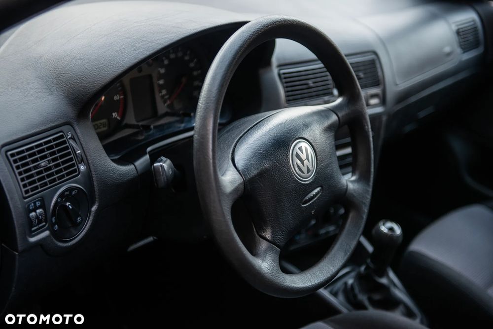 Volkswagen Golf 1.4 Comfortline - 20