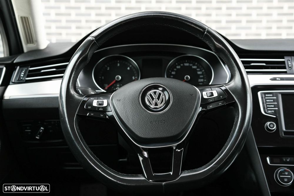 VW Passat Variant 2.0 TDI Highline - 12