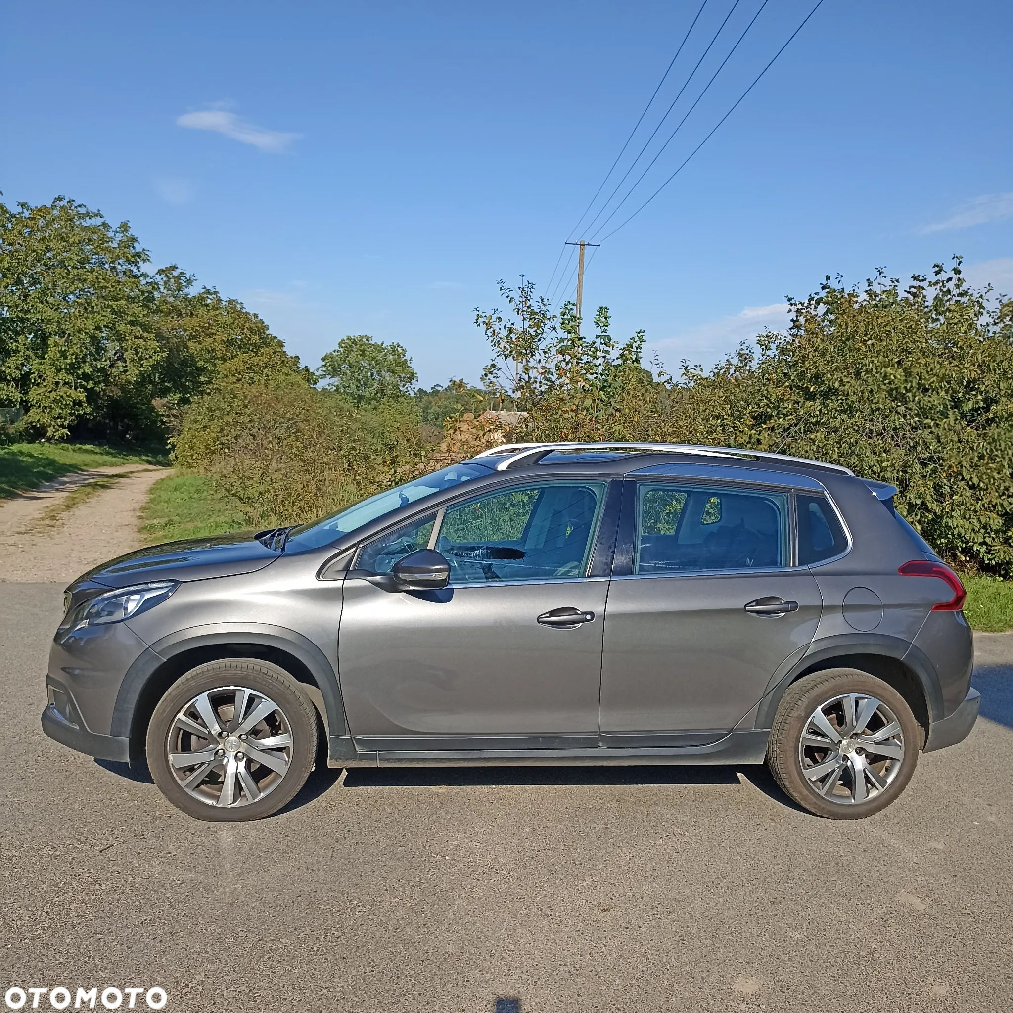 Peugeot 2008 1.2 Pure Tech Allure S&S - 24