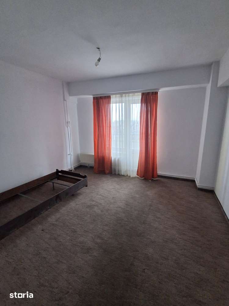 Centru Civic 3 camere, 2 bai, bucatarie pentru muncitori — fotografia 3