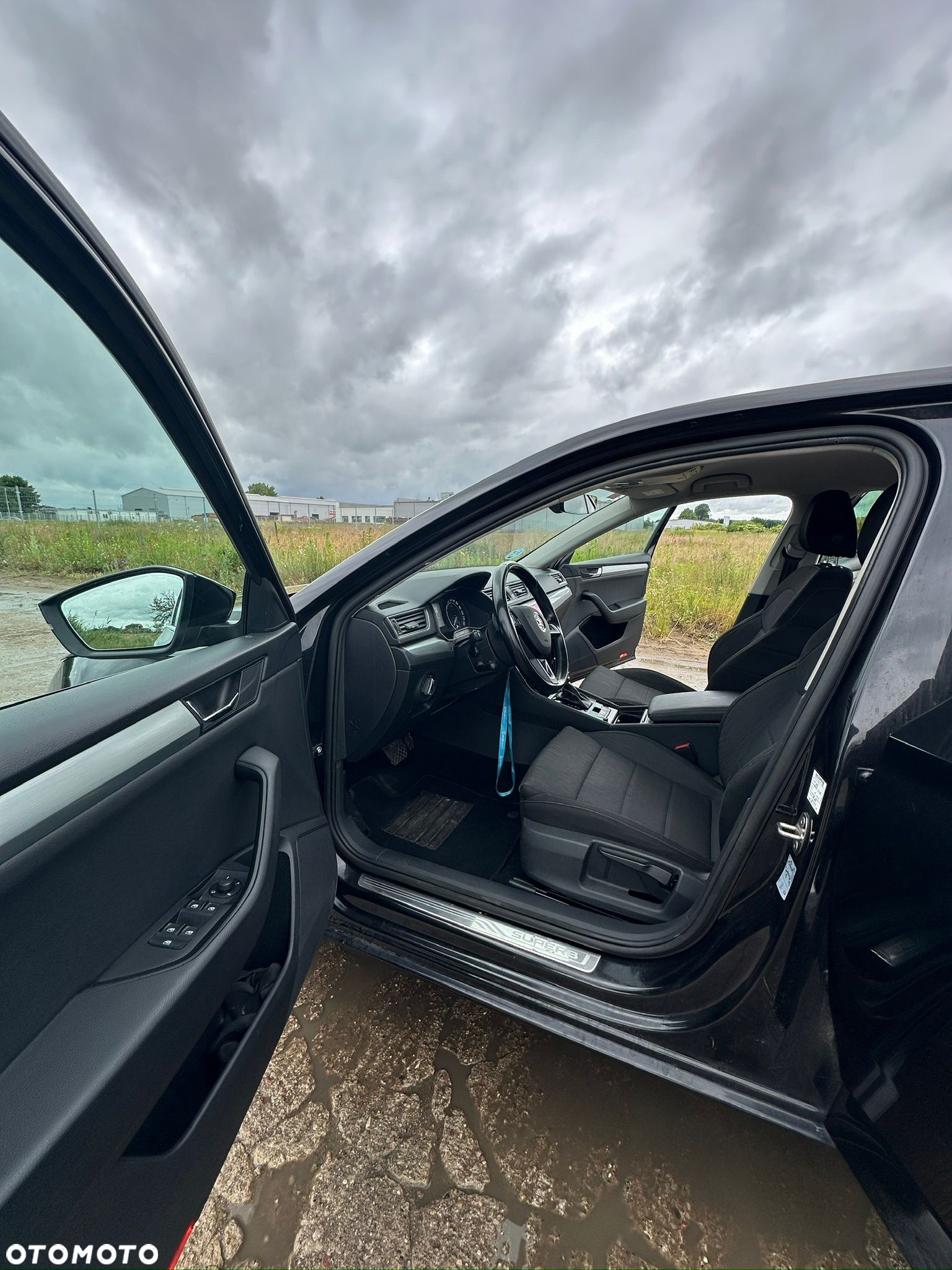 Skoda Superb 2.0 TDI SCR Ambition DSG - 16
