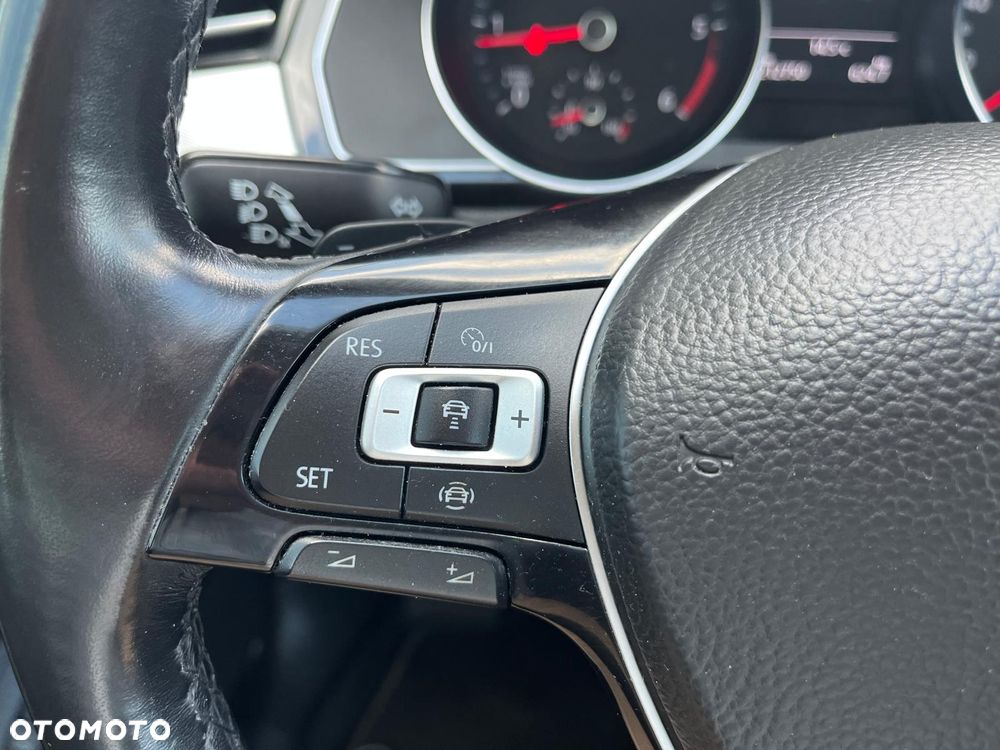Volkswagen Passat 2.0 TDI SCR DSG Comfortline - 8