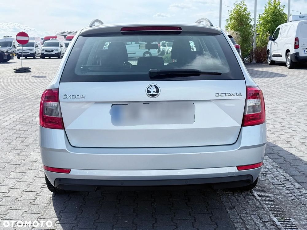 Skoda Octavia 2.0 TDI Ambition DSG - 4