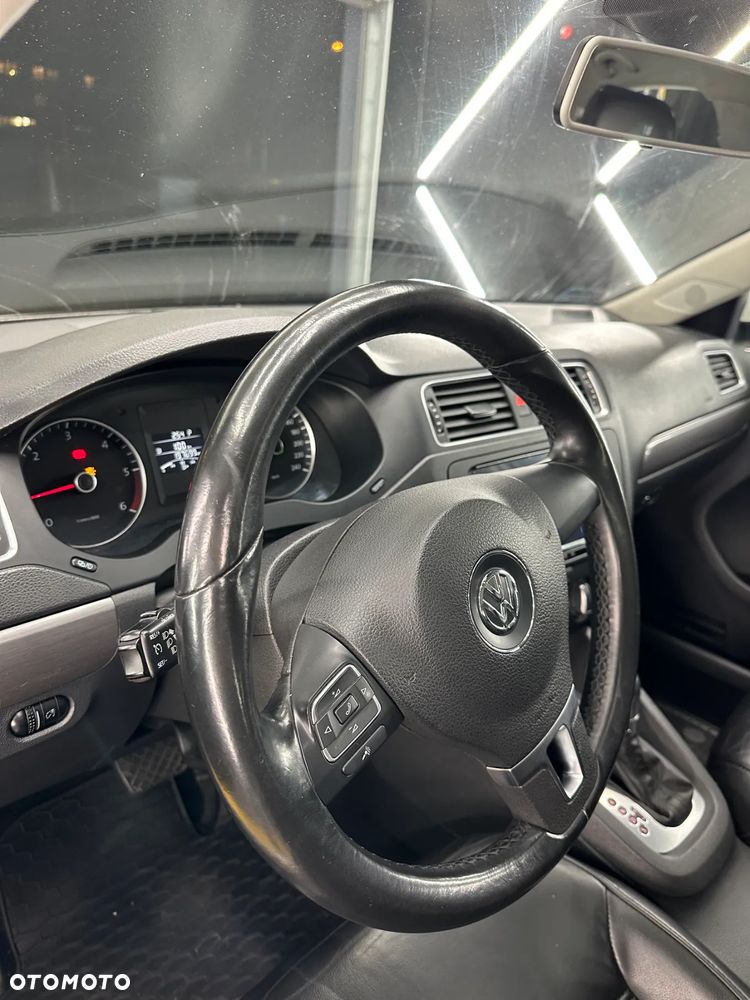 Volkswagen Jetta 2.0 TDI DPF DSG Highline - 14