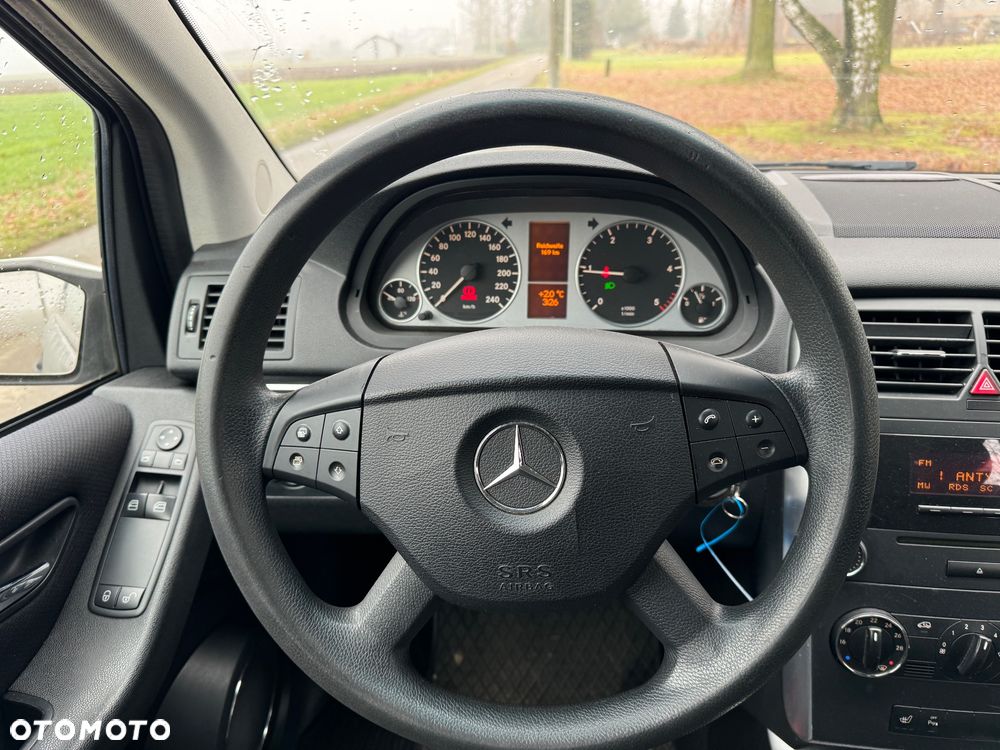 Mercedes-Benz Klasa B 180 CDI Special Edition - 17