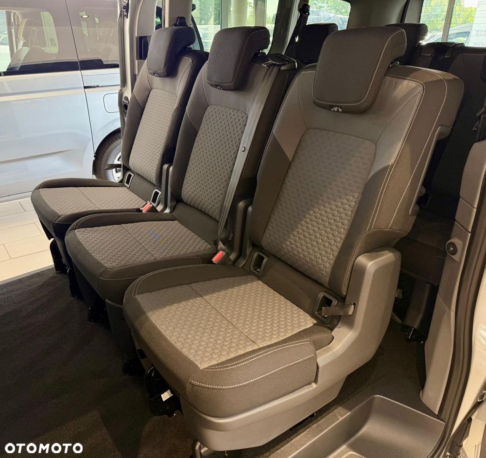 Volkswagen Caravelle - 9